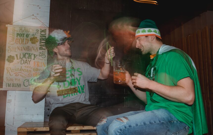 pexels-photo-7084066 Celebra St Patrick con las cervezas más curiosas