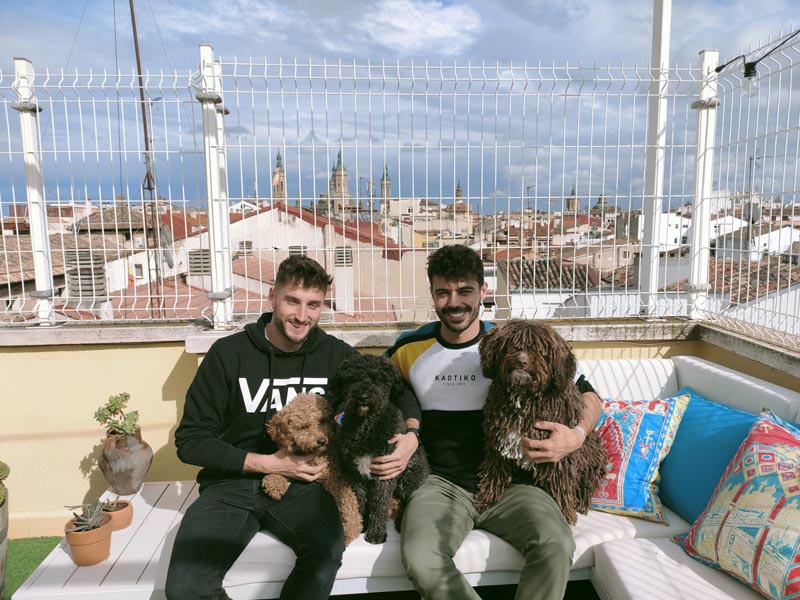 Ernesto, Jacobo y sus perros