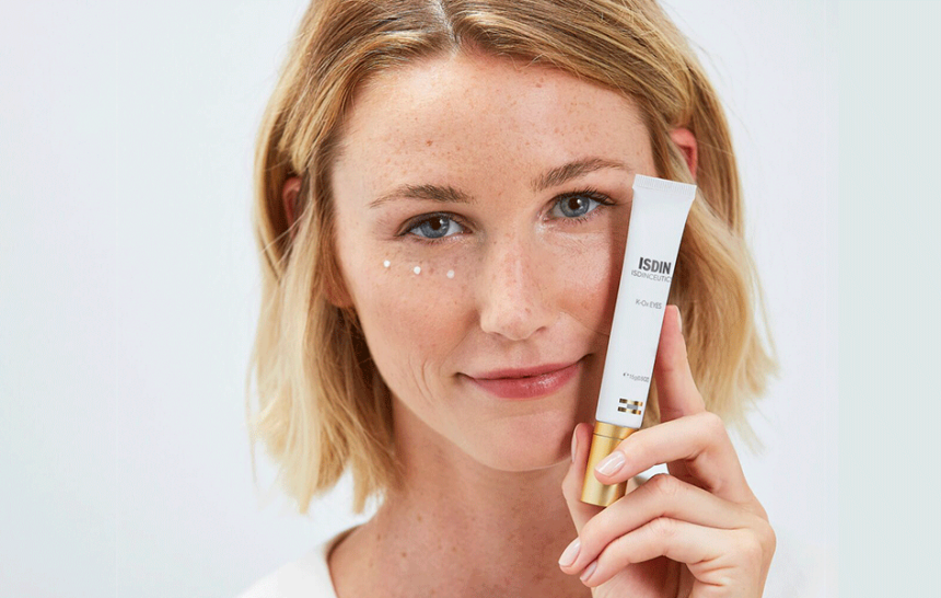 mujer-usando-k-ox-eyes-isdin Mujer usando k-ox eyes ISDIN